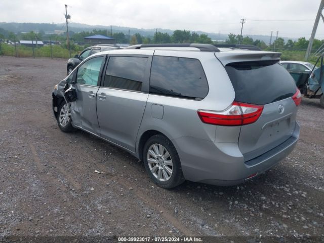 Photo 2 VIN: 5TDJZ3DC4HS178003 - TOYOTA SIENNA 