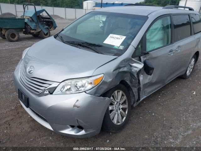 Photo 5 VIN: 5TDJZ3DC4HS178003 - TOYOTA SIENNA 