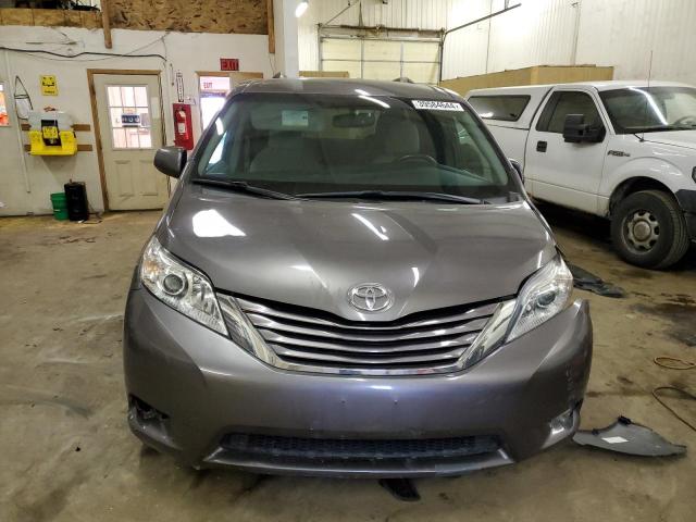 Photo 4 VIN: 5TDJZ3DC5HS148783 - TOYOTA SIENNA LE 