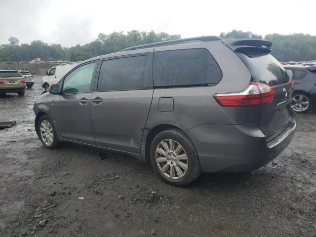 Photo 1 VIN: 5TDJZ3DC5HS154390 - TOYOTA SIENNA LE 