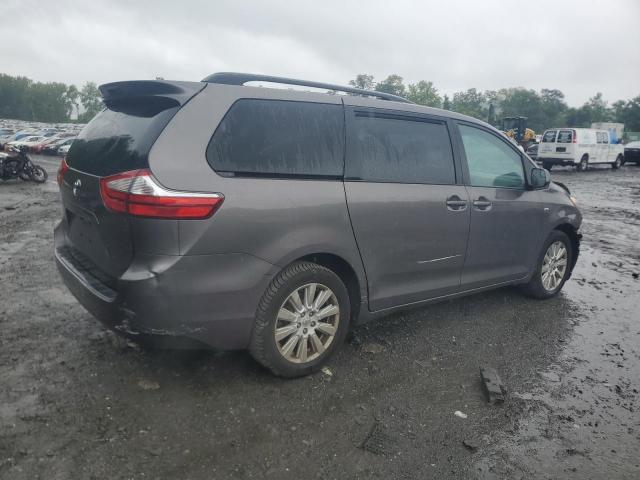 Photo 2 VIN: 5TDJZ3DC5HS154390 - TOYOTA SIENNA LE 