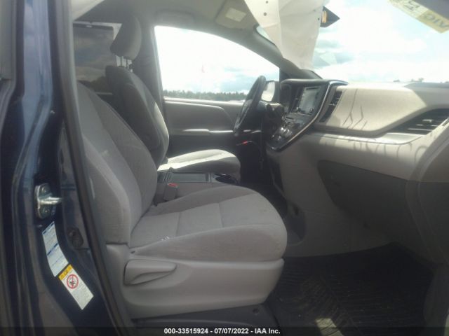 Photo 4 VIN: 5TDJZ3DC5JS195172 - TOYOTA SIENNA 