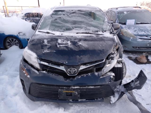 Photo 4 VIN: 5TDJZ3DC5KS225840 - TOYOTA SIENNA LE 