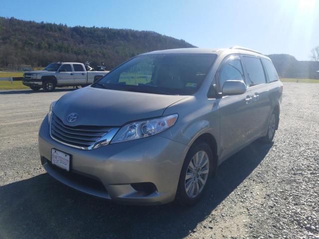 Photo 1 VIN: 5TDJZ3DC6HS146993 - TOYOTA SIENNA LE 