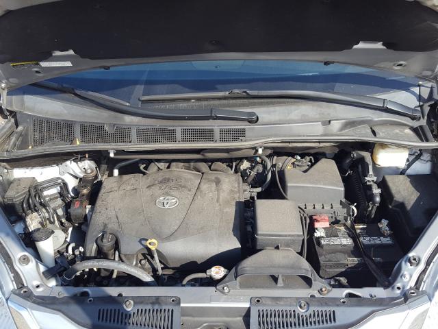 Photo 6 VIN: 5TDJZ3DC6HS152924 - TOYOTA SIENNA LE 