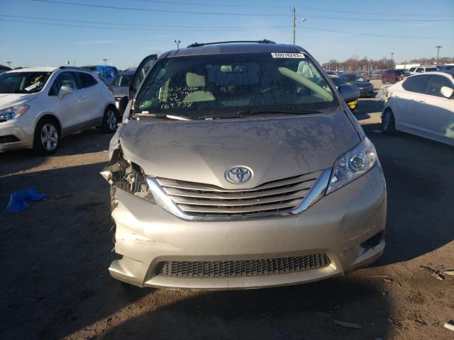 Photo 4 VIN: 5TDJZ3DC6HS169738 - TOYOTA SIENNA LE 