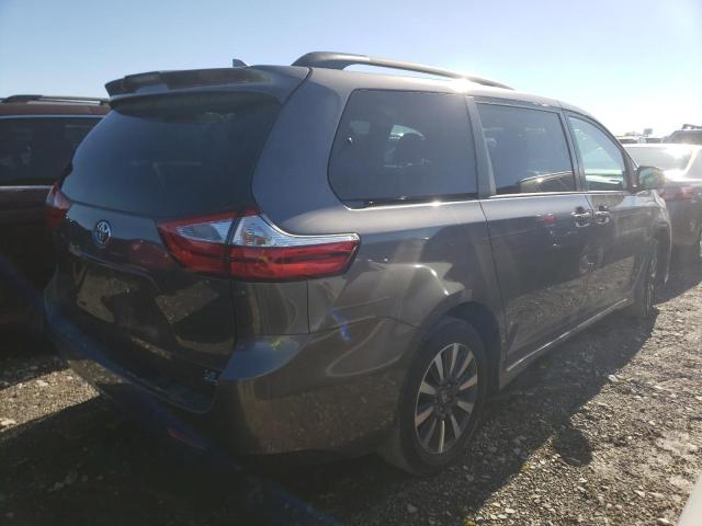 Photo 2 VIN: 5TDJZ3DC6JS194015 - TOYOTA SIENNA LE 