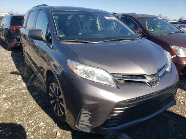 Photo 3 VIN: 5TDJZ3DC6JS194015 - TOYOTA SIENNA LE 