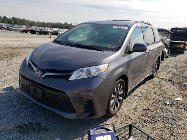 Photo 1 VIN: 5TDJZ3DC6JS203358 - TOYOTA SIENNA LE 