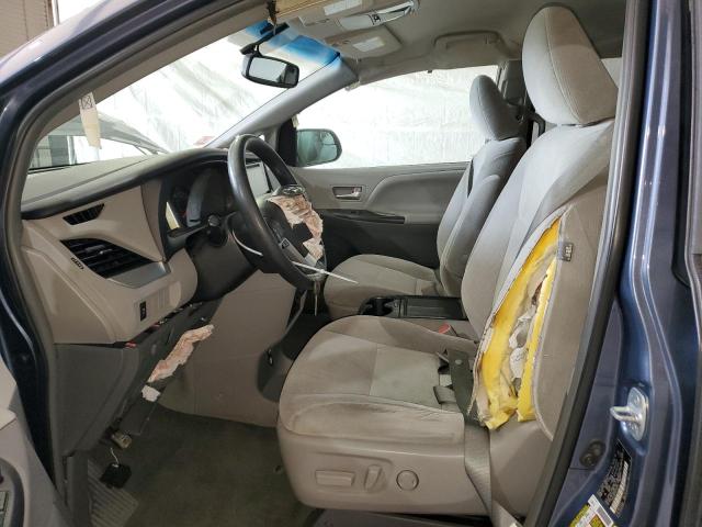 Photo 6 VIN: 5TDJZ3DC7HS146713 - TOYOTA SIENNA LE 