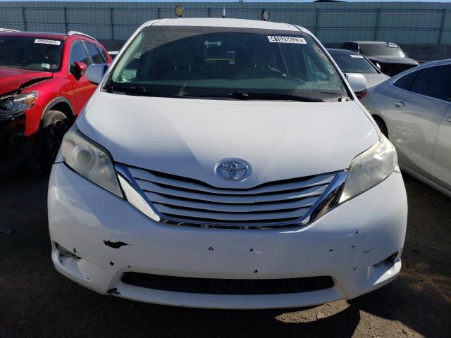 Photo 4 VIN: 5TDJZ3DC7HS163267 - TOYOTA SIENNA LE 