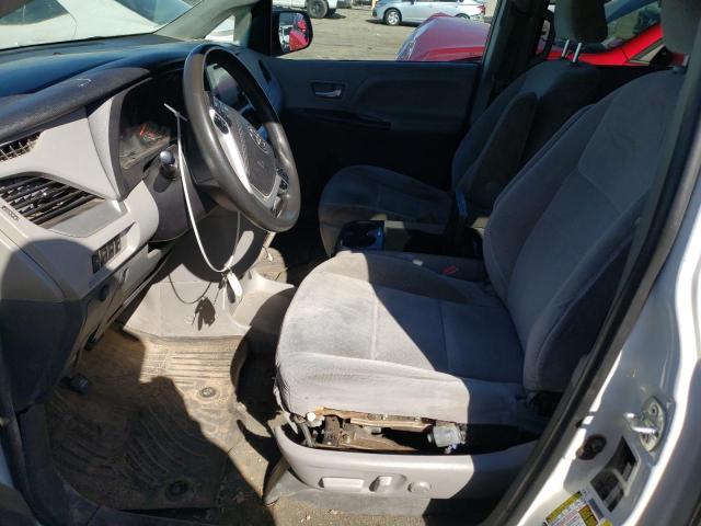 Photo 6 VIN: 5TDJZ3DC7HS163267 - TOYOTA SIENNA LE 