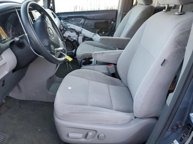 Photo 6 VIN: 5TDJZ3DC7HS165360 - TOYOTA SIENNA LE 