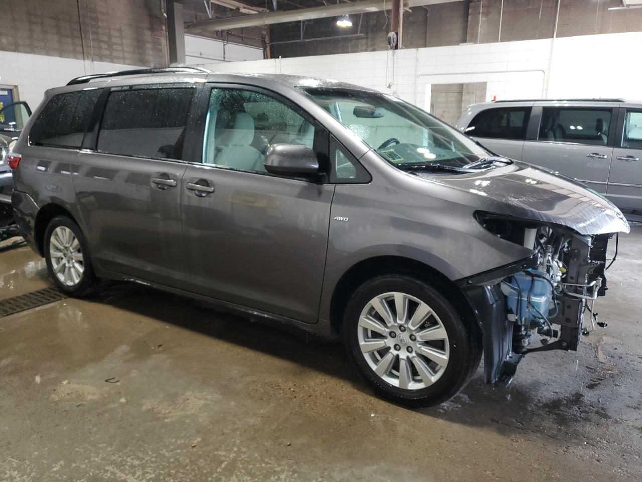 Photo 3 VIN: 5TDJZ3DC7HS167593 - TOYOTA SIENNA 