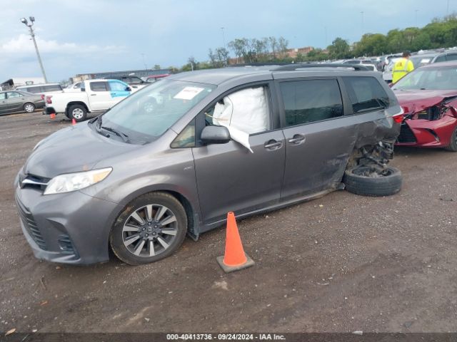 Photo 1 VIN: 5TDJZ3DC7JS189423 - TOYOTA SIENNA 