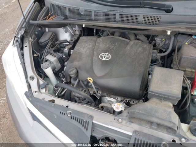 Photo 9 VIN: 5TDJZ3DC7JS189423 - TOYOTA SIENNA 