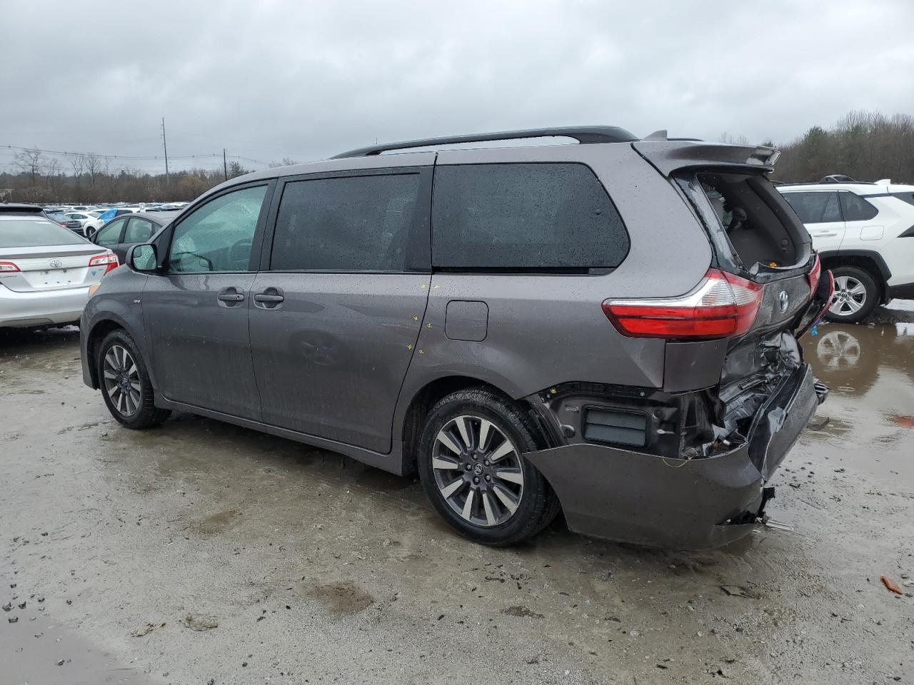 Photo 1 VIN: 5TDJZ3DC7KS224530 - TOYOTA SIENNA 