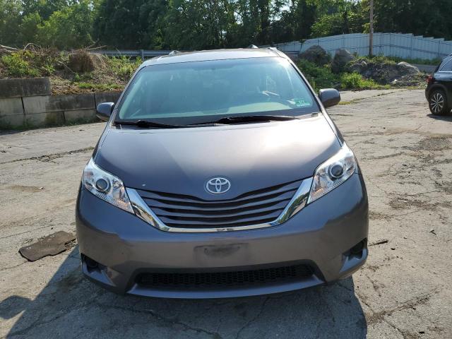 Photo 4 VIN: 5TDJZ3DC8HS148163 - TOYOTA SIENNA LE 