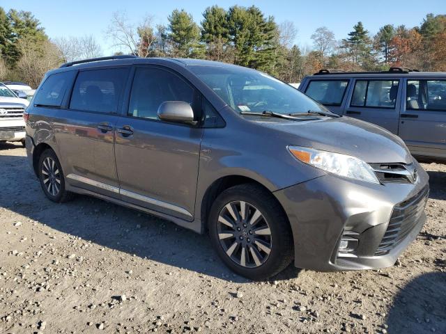 Photo 3 VIN: 5TDJZ3DC8JS197577 - TOYOTA SIENNA LE 