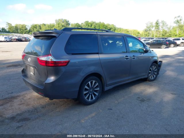 Photo 3 VIN: 5TDJZ3DC8KS223791 - TOYOTA SIENNA 