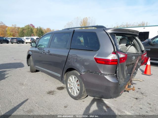 Photo 2 VIN: 5TDJZ3DC9HS150472 - TOYOTA SIENNA 