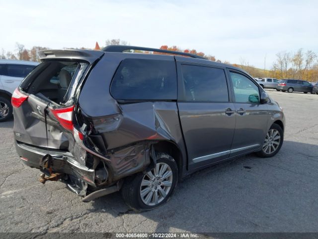 Photo 3 VIN: 5TDJZ3DC9HS150472 - TOYOTA SIENNA 