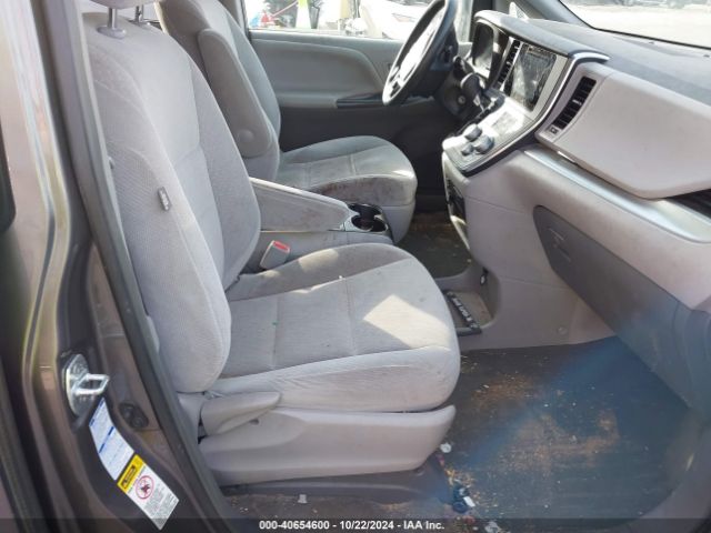 Photo 4 VIN: 5TDJZ3DC9HS150472 - TOYOTA SIENNA 