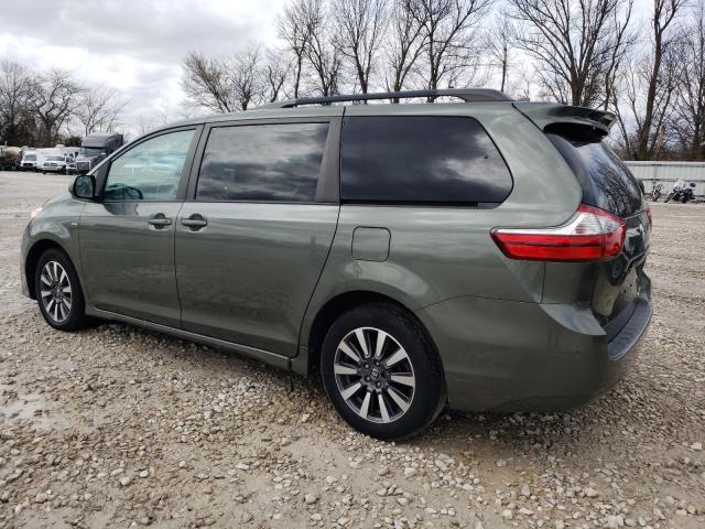 Photo 1 VIN: 5TDJZ3DC9JS188905 - TOYOTA SIENNA LE 