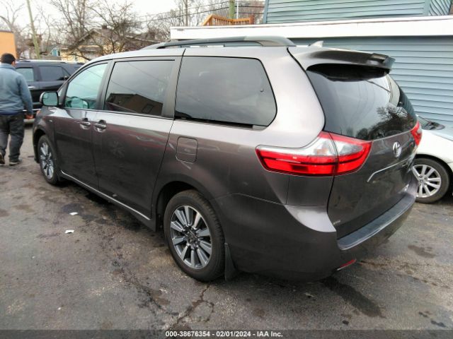 Photo 2 VIN: 5TDJZ3DC9LS247213 - TOYOTA SIENNA 