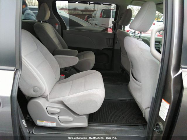 Photo 7 VIN: 5TDJZ3DC9LS247213 - TOYOTA SIENNA 