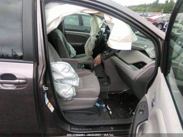 Photo 4 VIN: 5TDJZ3DCXKS221069 - TOYOTA SIENNA 