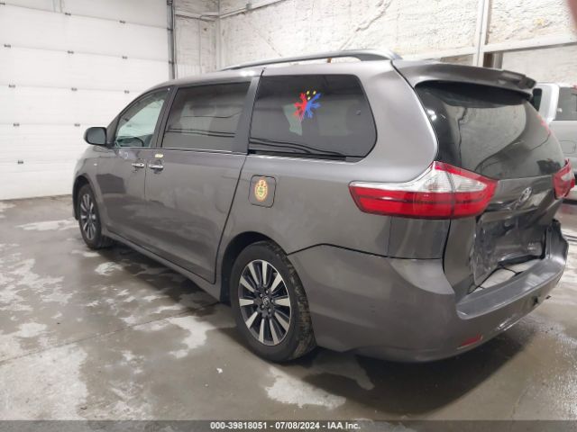 Photo 2 VIN: 5TDJZ3DCXKS225638 - TOYOTA SIENNA 