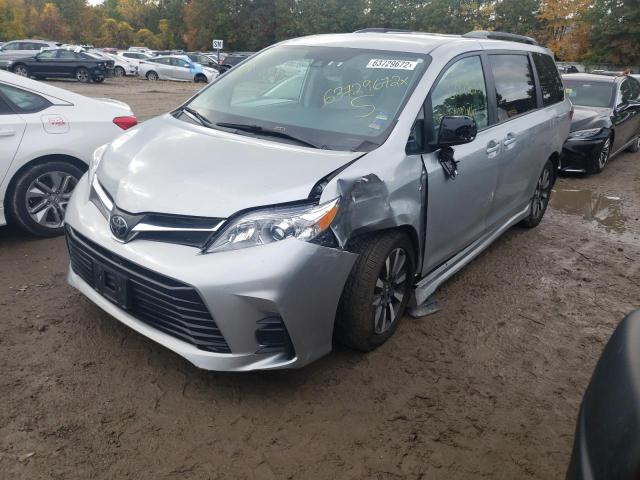 Photo 1 VIN: 5TDJZ3DCXLS233126 - TOYOTA SIENNA LE 