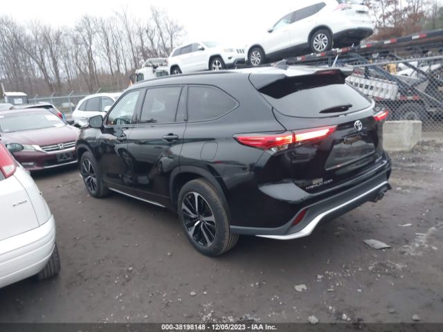 Photo 2 VIN: 5TDJZRBH2MS082222 - TOYOTA HIGHLANDER 