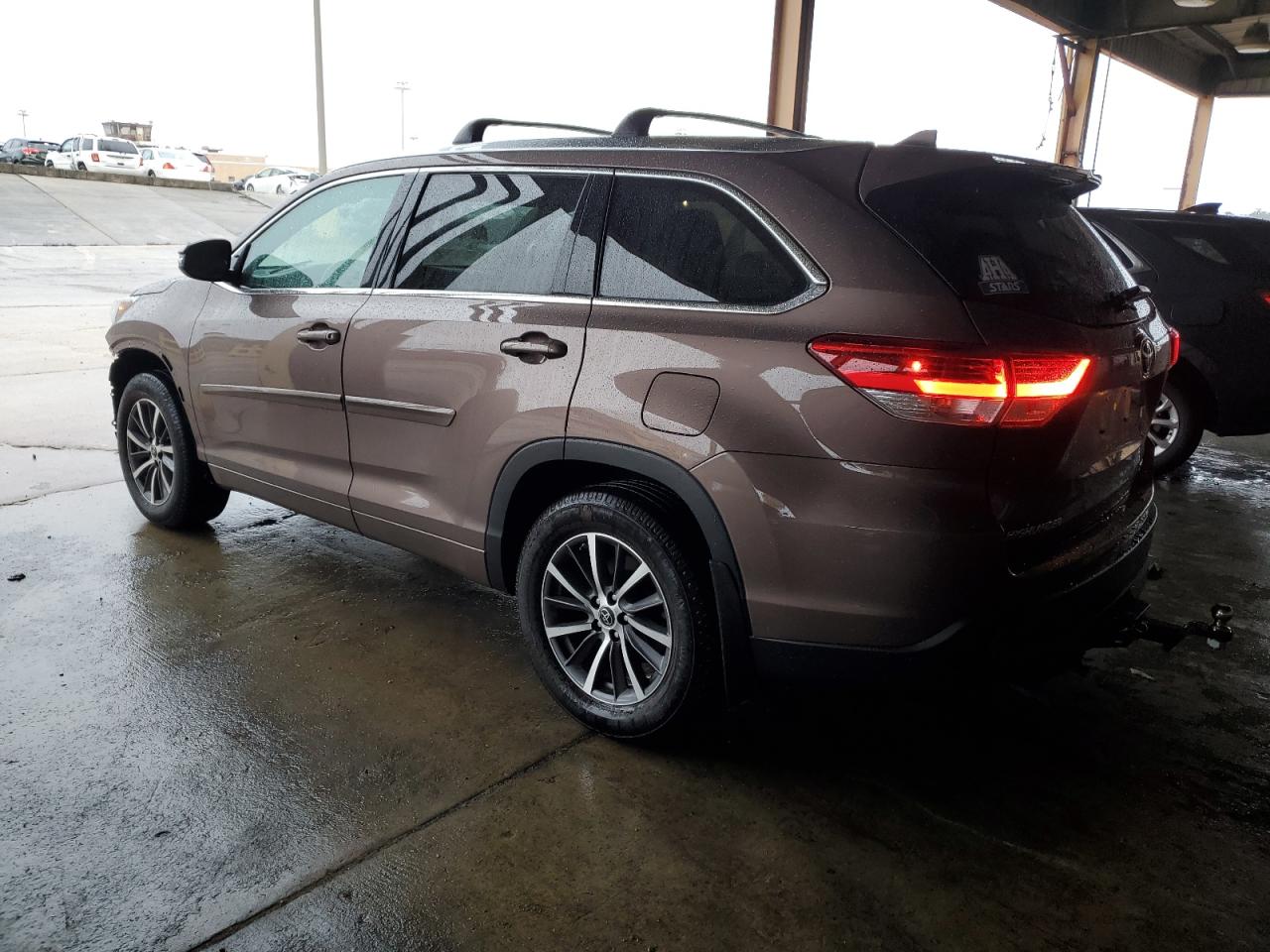 Photo 1 VIN: 5TDJZRFH0HS364519 - TOYOTA HIGHLANDER 