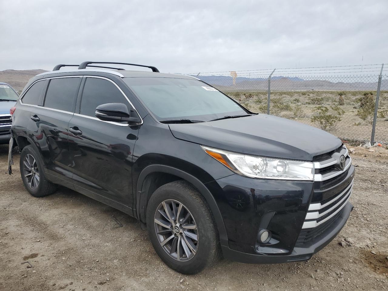 Photo 3 VIN: 5TDJZRFH0HS434262 - TOYOTA HIGHLANDER 