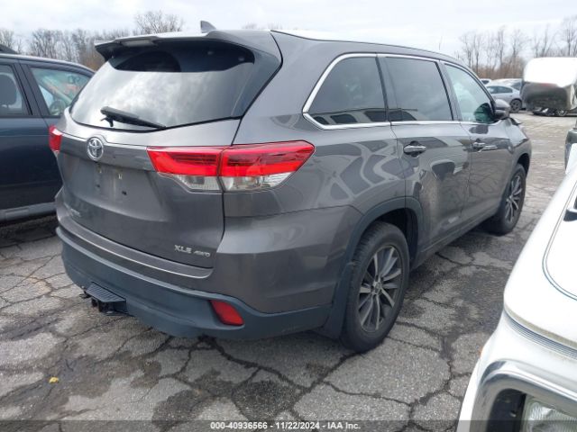 Photo 3 VIN: 5TDJZRFH0HS438831 - TOYOTA HIGHLANDER 