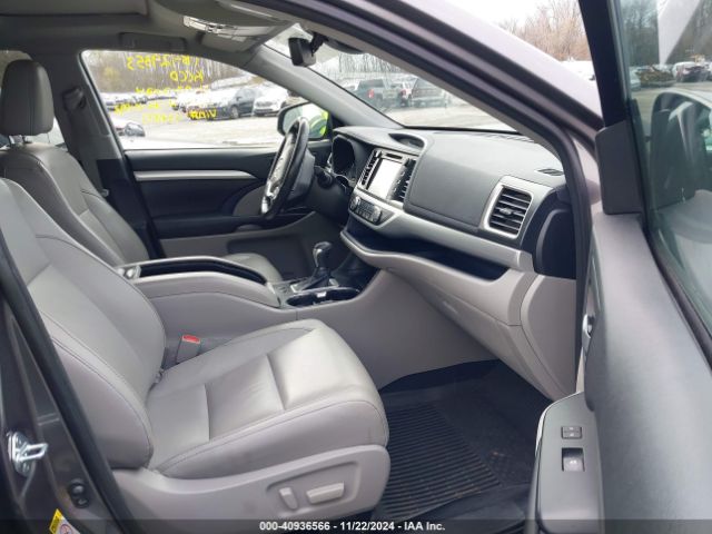 Photo 4 VIN: 5TDJZRFH0HS438831 - TOYOTA HIGHLANDER 