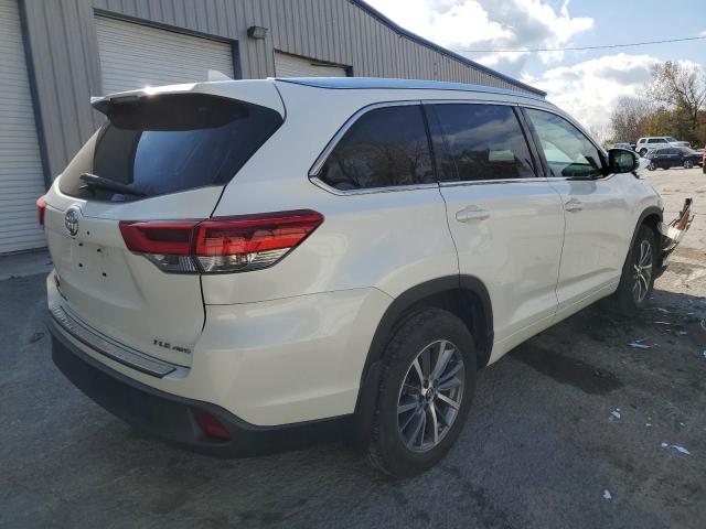 Photo 2 VIN: 5TDJZRFH0HS459839 - TOYOTA HIGHLANDER 