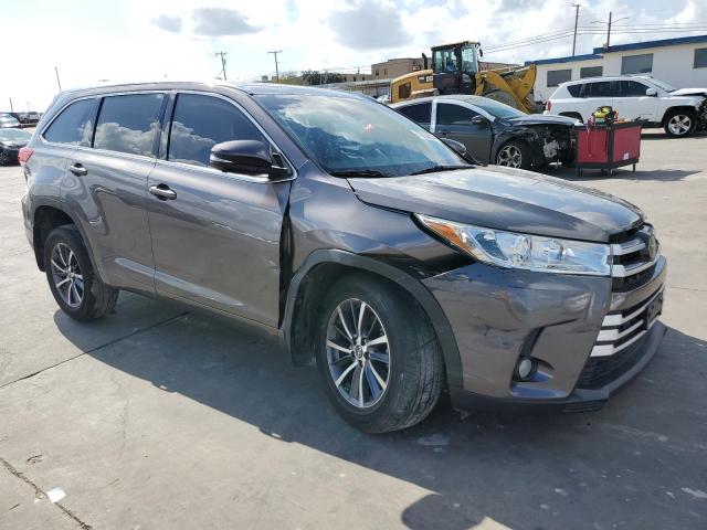 Photo 3 VIN: 5TDJZRFH0JS523531 - TOYOTA HIGHLANDER 