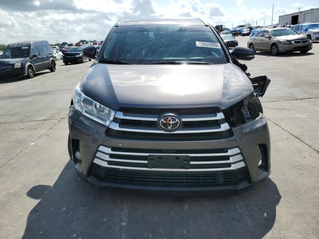 Photo 4 VIN: 5TDJZRFH0JS523531 - TOYOTA HIGHLANDER 