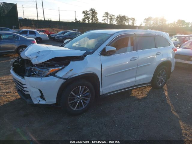 Photo 1 VIN: 5TDJZRFH0JS813073 - TOYOTA HIGHLANDER 