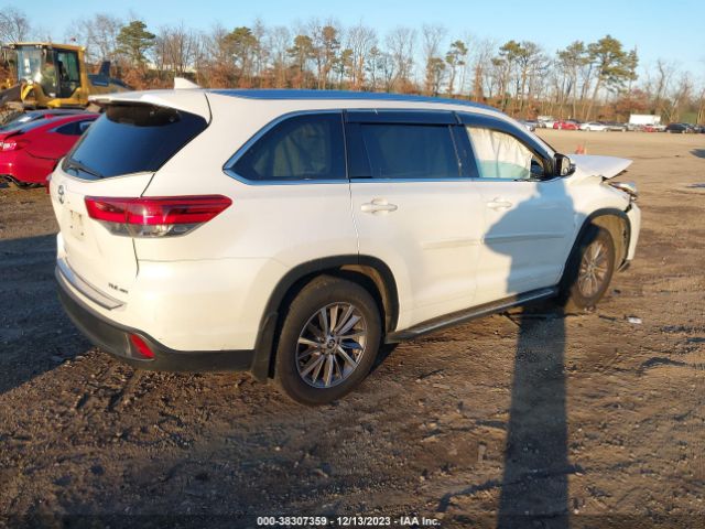 Photo 3 VIN: 5TDJZRFH0JS813073 - TOYOTA HIGHLANDER 