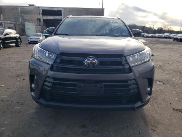 Photo 4 VIN: 5TDJZRFH0JS819391 - TOYOTA HIGHLANDER 