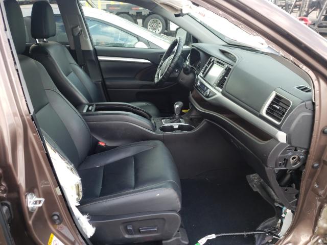 Photo 4 VIN: 5TDJZRFH0JS848423 - TOYOTA HIGHLANDER 