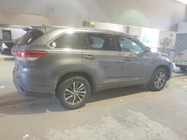 Photo 2 VIN: 5TDJZRFH0JS855484 - TOYOTA HIGHLANDER 