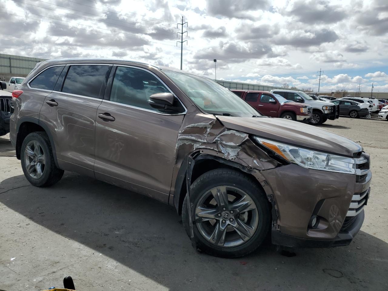 Photo 3 VIN: 5TDJZRFH0JS877095 - TOYOTA HIGHLANDER 