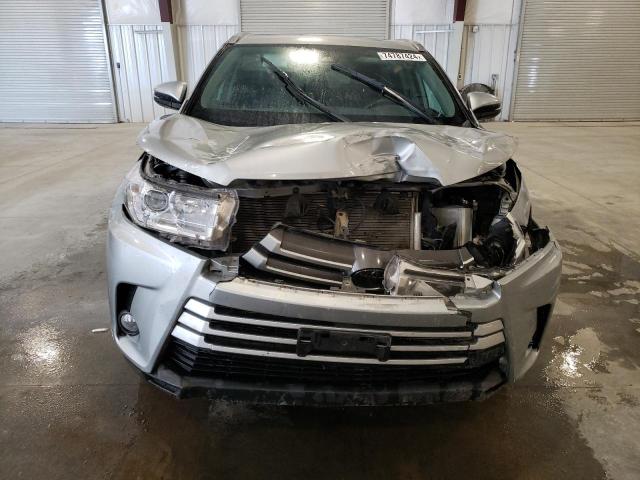 Photo 4 VIN: 5TDJZRFH0JS892387 - TOYOTA HIGHLANDER 