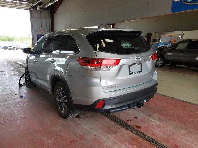 Photo 2 VIN: 5TDJZRFH0JS900276 - TOYOTA HIGHLANDER 