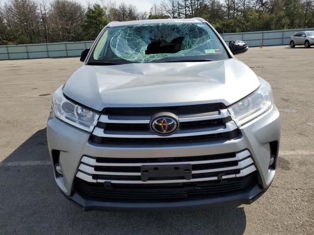 Photo 4 VIN: 5TDJZRFH0KS582516 - TOYOTA HIGHLANDER 